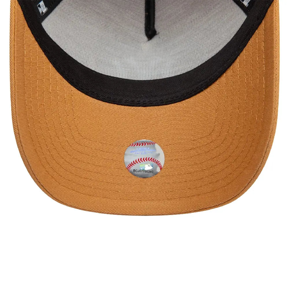 League Essential New York Yankees 9FORTY A-Frame Trucker Cap