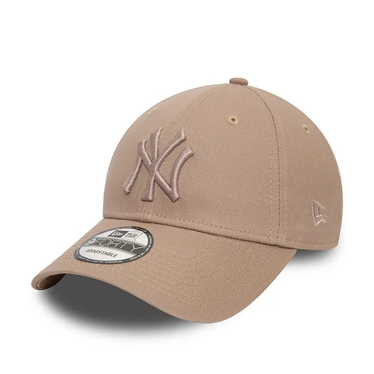 New York Yankees League Essential Pastel Brown 9Forty Adjustable Cap