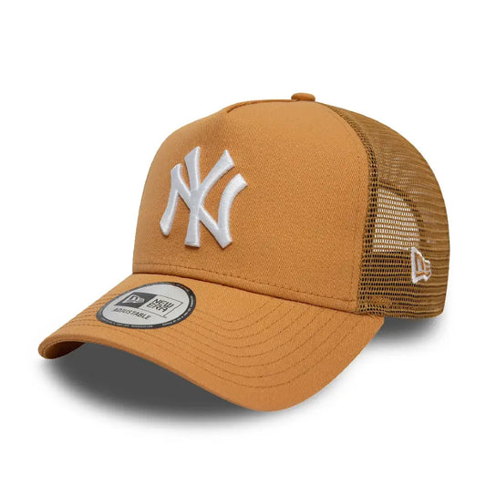League Essential New York Yankees 9FORTY A-Frame Trucker Cap